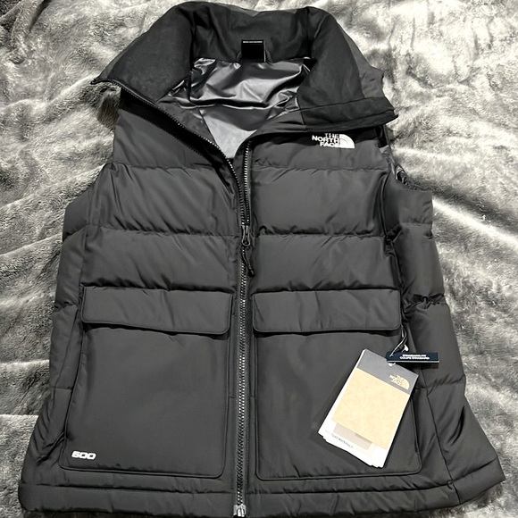 NWT North Face women’s black Gotham Vest medium